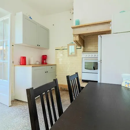 Apartment 4 Bedrooms With City View And Wifi At *