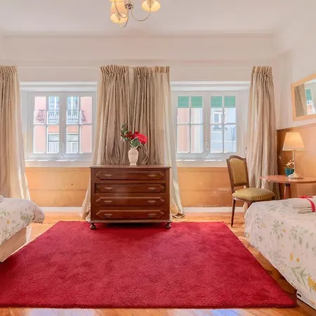 Apartment 4 Bedrooms With City View And Wifi At