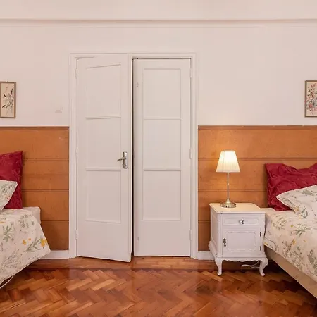 4 Bedrooms With City View And Wifi At
